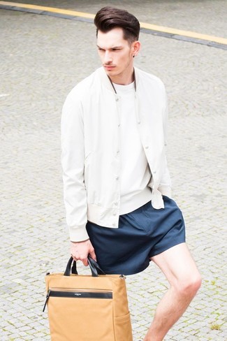 Comment porter un blouson aviateur transparent