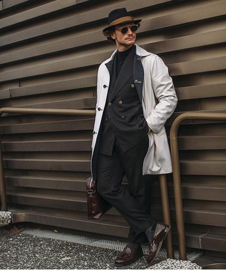 Comment porter un imperméable transparent en automne