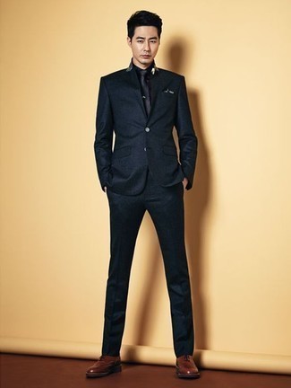 Tenue: Costume noir, Chemise de ville noire, Chaussures richelieu en cuir marron, Cravate noire