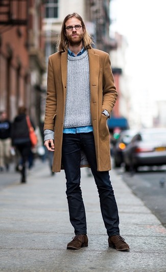 Comment porter un pull à col rond avec des chaussures derby