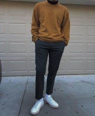 Comment porter un pull à col rond avec un pull à col roulé