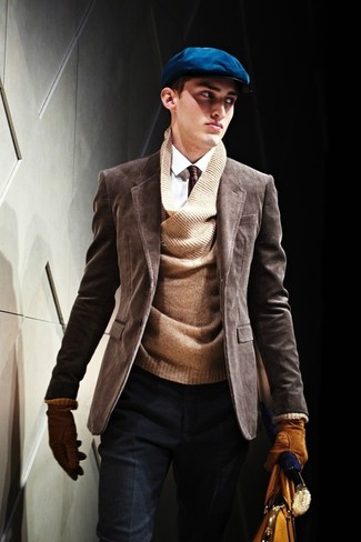 Comment porter un blazer marron foncé quand il fait frais