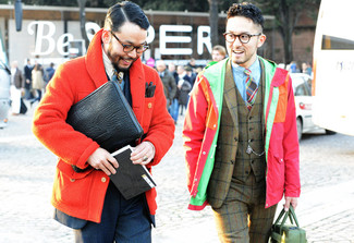Comment porter un blazer marron foncé quand il fait froid
