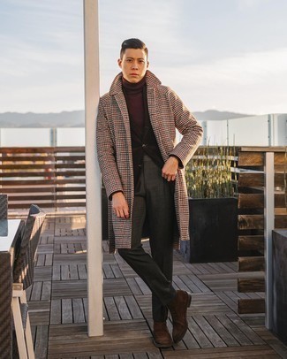 Comment porter un blazer marron foncé quand il fait frais