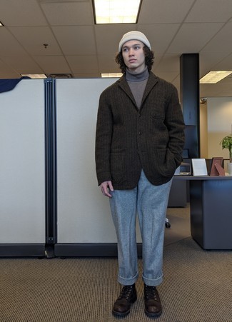 Comment porter un blazer marron foncé quand il fait frais