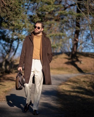 Comment porter un blazer marron foncé quand il fait frais