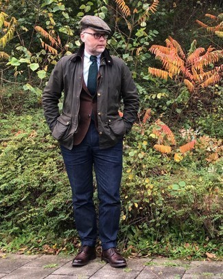Comment porter un blazer marron foncé quand il fait frais