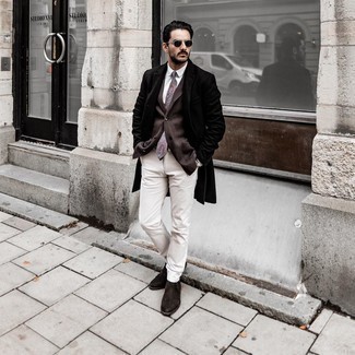 Comment porter un blazer marron foncé quand il fait frais