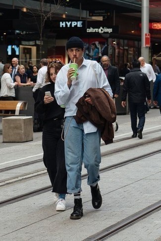 Comment porter un blouson aviateur marron foncé quand il fait chaud