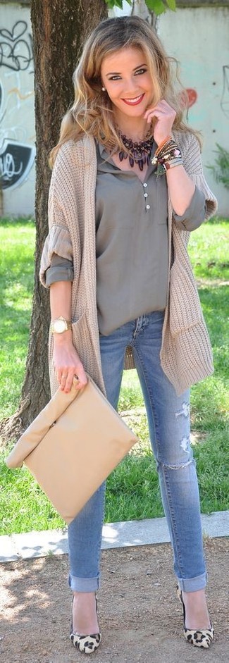 Comment porter un bracelet marron foncé