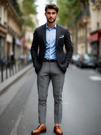 Comment porter des chaussures brogues marron foncé en été