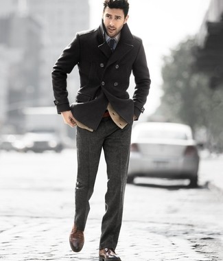Comment porter des chaussures brogues marron foncé quand il fait froid