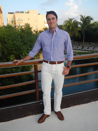 Comment porter des chaussures brogues marron foncé en été