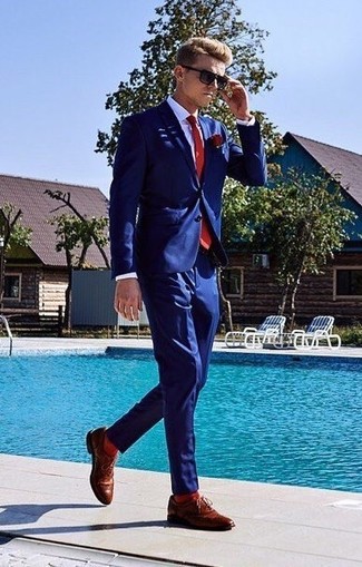 Comment porter des chaussures brogues marron foncé pour un style elégantes quand il fait chaud