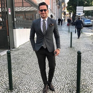 Comment porter des chaussures brogues marron foncé pour un style elégantes quand il fait chaud