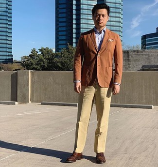 Comment porter des chaussures brogues marron foncé en été