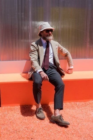 Comment porter des chaussures brogues marron foncé en été
