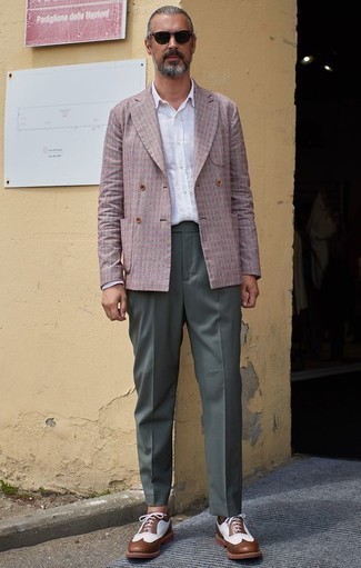 Comment porter des chaussures brogues marron foncé quand il fait chaud