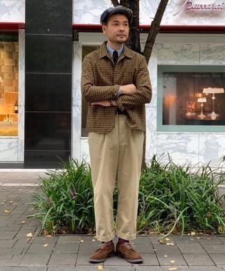 Comment porter des chaussures brogues marron foncé quand il fait chaud