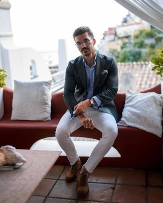 Comment porter des chaussures brogues marron foncé en été