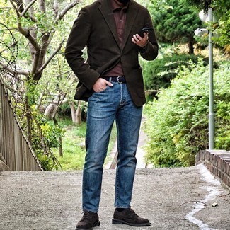 Comment porter des chaussures brogues marron foncé en été