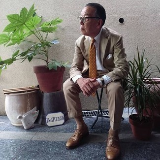 Comment porter des chaussures brogues marron foncé en été
