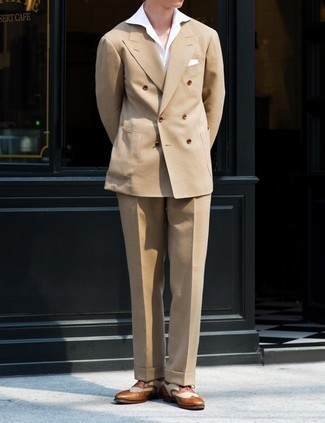 Comment porter des chaussures brogues marron foncé pour un style elégantes quand il fait chaud