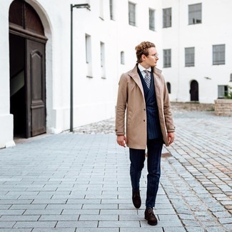 Comment porter des chaussures brogues marron foncé pour un style elégantes quand il fait chaud