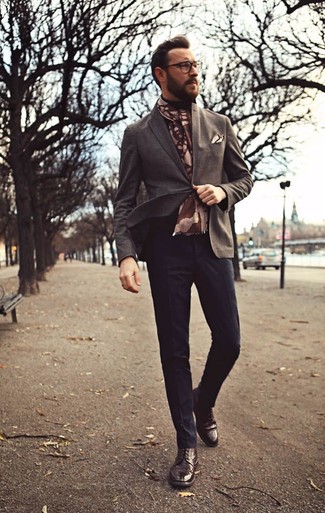 Comment porter des chaussures brogues marron foncé pour un style elégantes quand il fait chaud