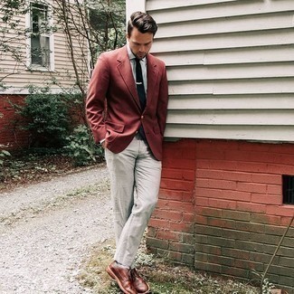 Comment porter des chaussures brogues marron foncé en été