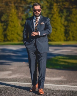Comment porter des chaussures brogues marron foncé en été