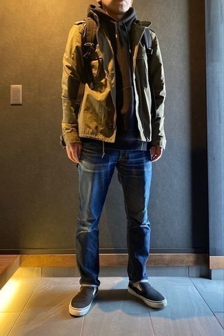 Comment porter un sac à dos en toile marron foncé