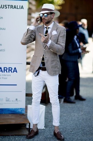 Comment porter une ceinture en toile marron foncé