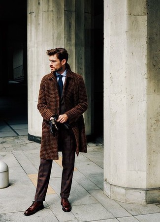 Comment porter un manteau à carreaux marron foncé