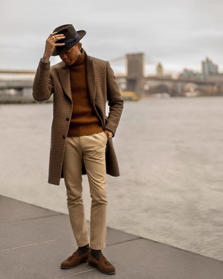 Comment porter un manteau à carreaux marron foncé