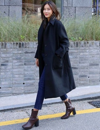 Comment porter des bottines en cuir marron foncé