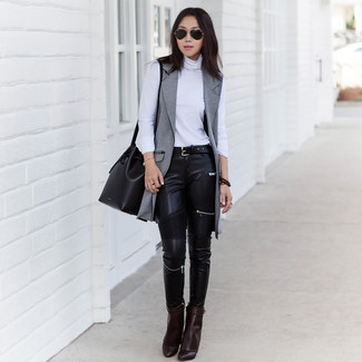 Comment porter des bottines en cuir marron foncé
