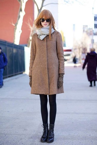 Comment porter des gants en cuir marron foncé