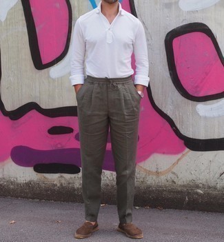 Comment porter des espadrilles en daim marron foncé