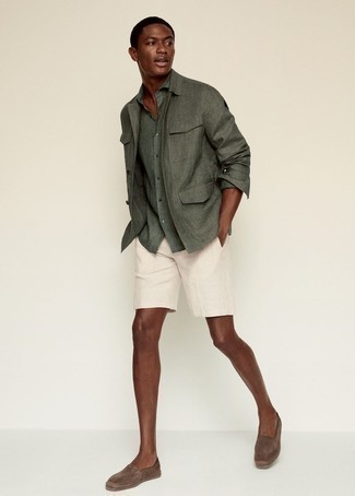 Comment porter des espadrilles en daim marron foncé