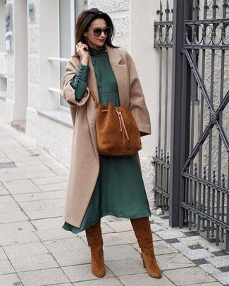 Comment porter des bottes hauteur genou en daim marron foncé