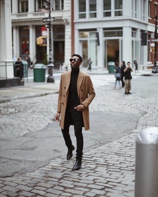 Comment porter un pull à col roulé marron foncé