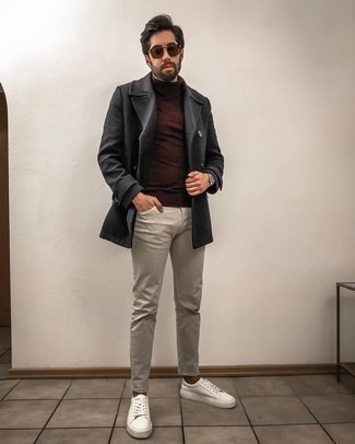Comment porter un pull à col roulé marron foncé