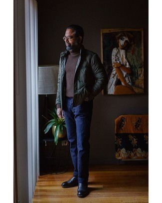 Comment porter un pull à col roulé en laine marron foncé