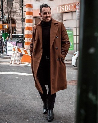 Comment porter un pull à col roulé en laine marron foncé
