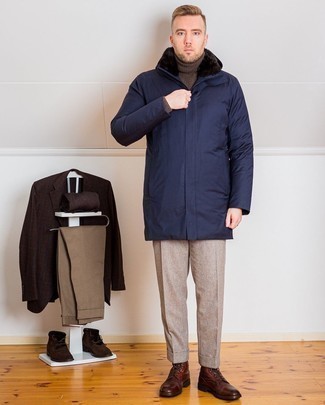 Comment porter un pull à col roulé en laine marron foncé