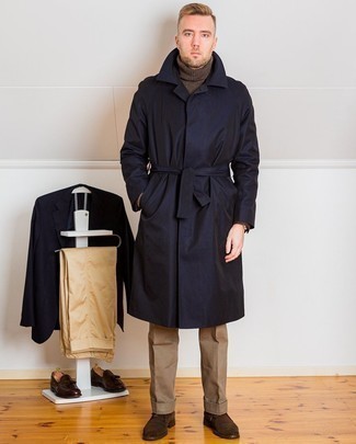 Comment porter un pull à col roulé en laine marron foncé