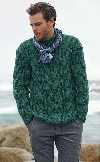 Comment porter un pull torsadé vert foncé