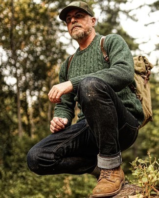 Comment porter un pull torsadé vert foncé