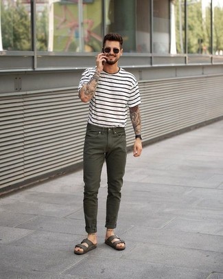 Comment porter des sandales en cuir vert foncé